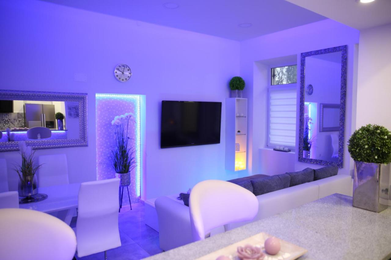קריקווניצה Villa Mit Whirlpool Fuer 32 Per מראה חיצוני תמונה